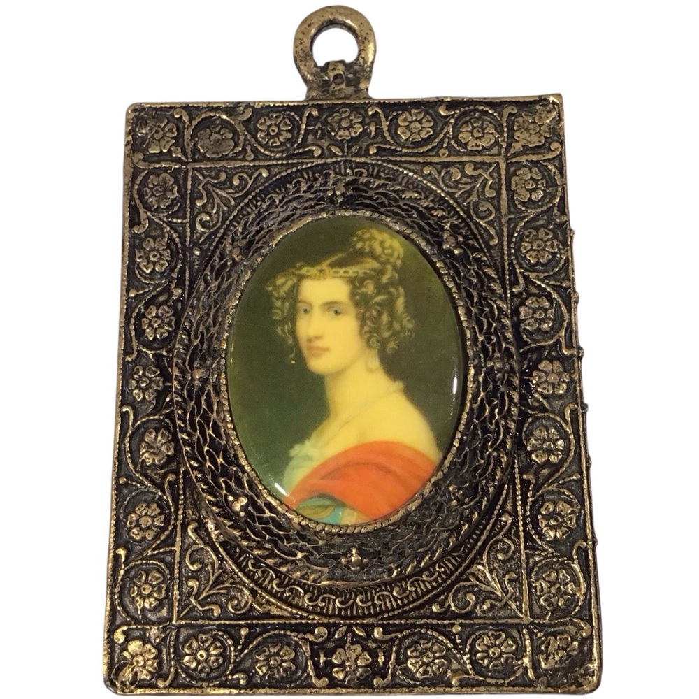 24 K Gold Plated Metal Frame Wall Cameo Portrait Woman Ornate Floral Vtg
